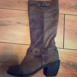 Size 6M Suede Calf High Boots